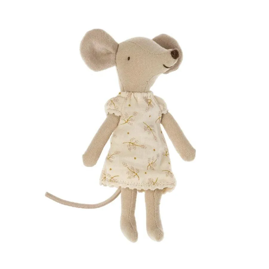 Nightgown for Big Sister Mouse